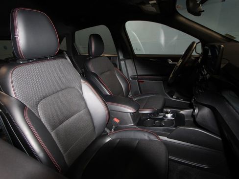 Used 2025 Ford Escape ST-Line Elite w/ Class II Trailer Tow Package image 20