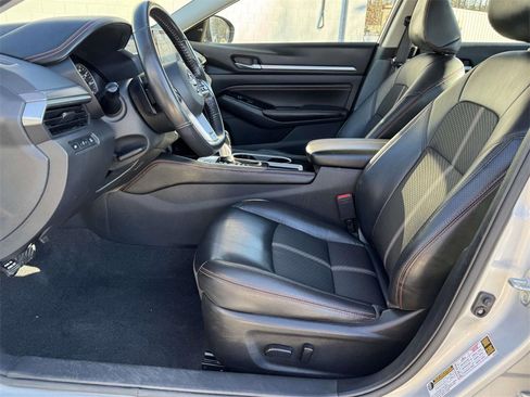 Used 2023 Nissan Altima 2.5 SR image 19