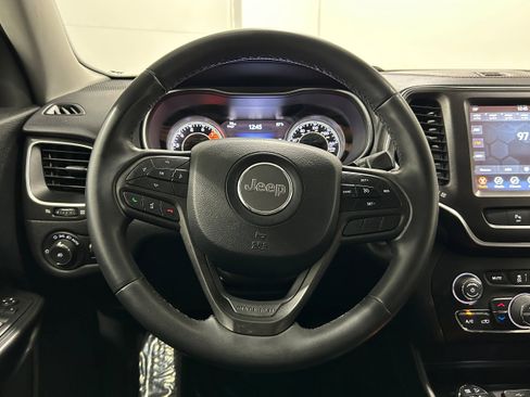 Used 2020 Jeep Cherokee Trailhawk image 15