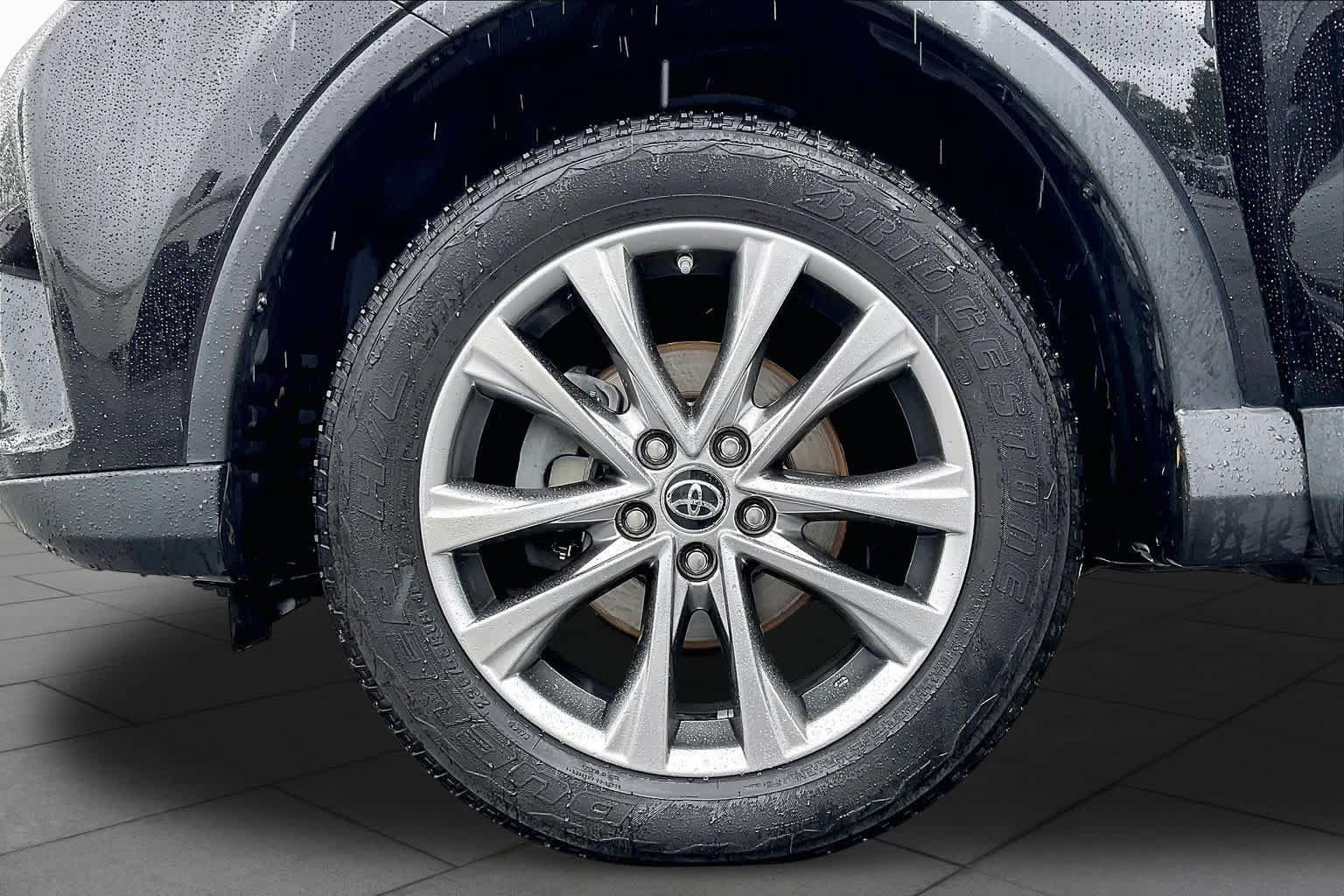 Used 2016 Toyota RAV4 Limited FWD image 10