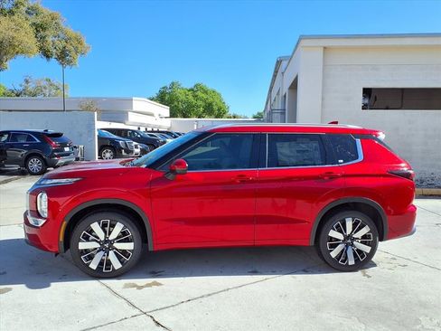 Used 2026 Mitsubishi Outlander SEL FWD image 2