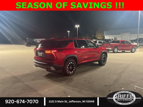 Used 2024 Chevrolet Traverse Z71 w/ Enhanced Driving Package image 11