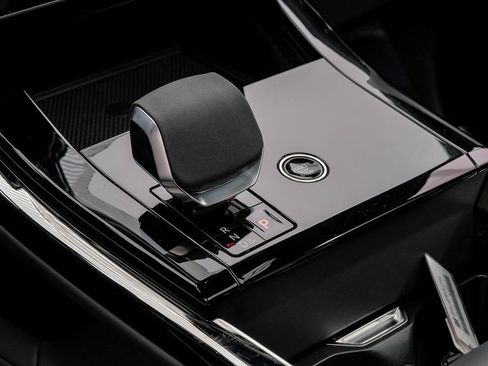 Used 2024 Land Rover Range Rover Sport Dynamic SE image 25