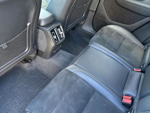 Used 2021 Volvo XC40 P8 Recharge w/ Advanced Package image 12