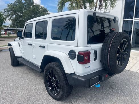 Used 2023 Jeep Wrangler Unlimited Sahara AWD/4WD image 37