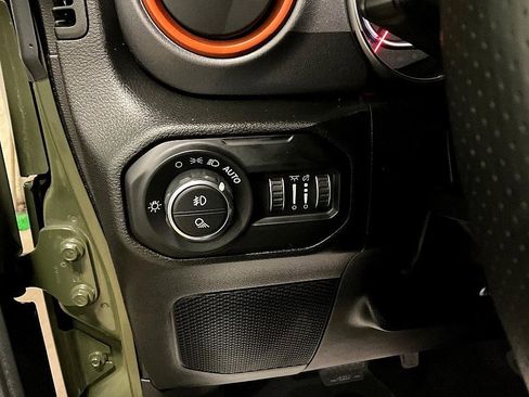 Used 2022 Jeep Gladiator Mojave w/ Cold Weather Group image 16