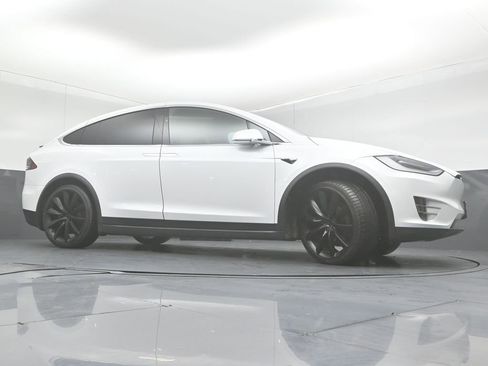 Used 2020 Tesla Model X Long Range image 31