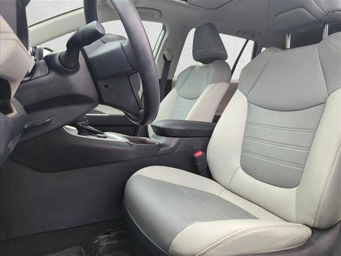 Used 2020 Toyota RAV4 Limited image 22