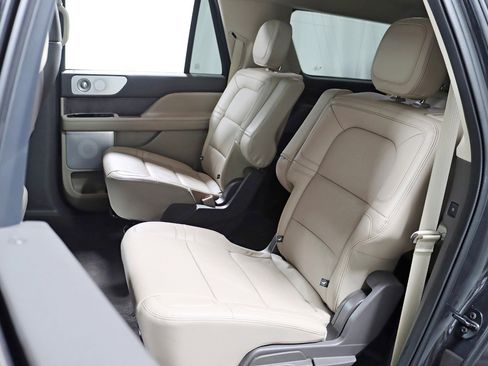 Used 2022 Lincoln Navigator L Reserve image 34