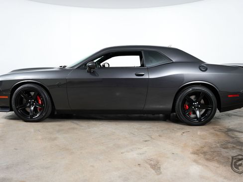 Used 2022 Dodge Challenger SRT Hellcat w/ Plus Package image 5
