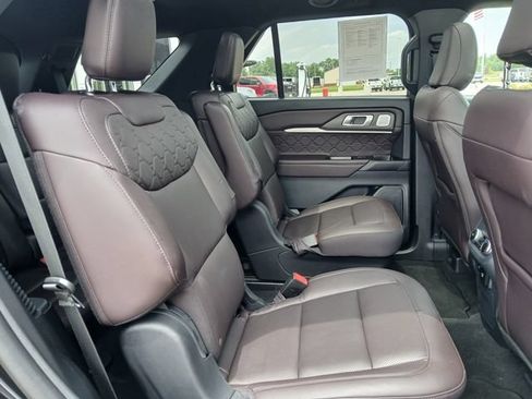 Used 2025 Ford Explorer Platinum w/ LUX Leather Package AWD/4WD image 20