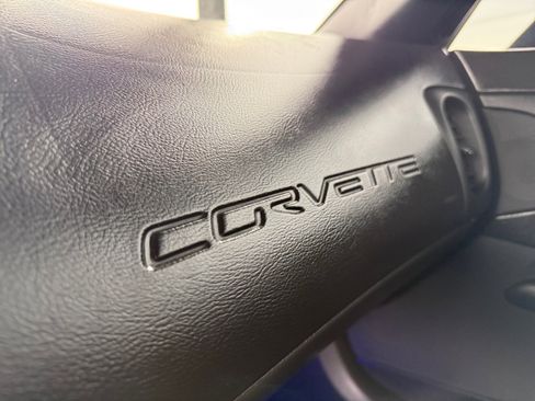 Used 2010 Chevrolet Corvette w/ Preferred Equipment Group image 19