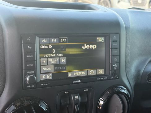 Used 2015 Jeep Wrangler Unlimited Sahara AWD/4WD image 24