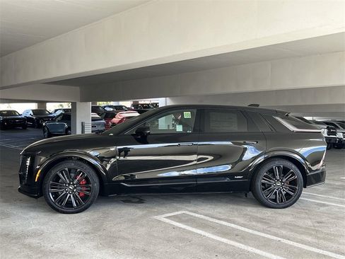 New 2026 Cadillac Lyriq V image 7