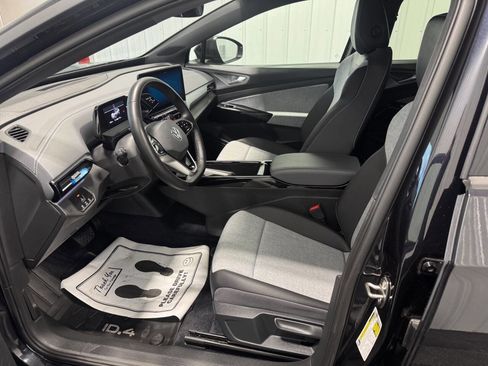 Used 2023 Volkswagen ID.4 S image 9