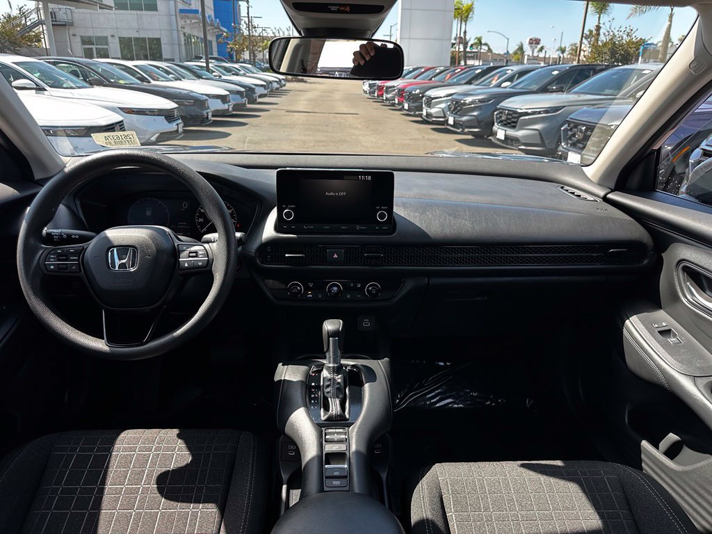 Certified 2025 Honda HR-V LX image 17