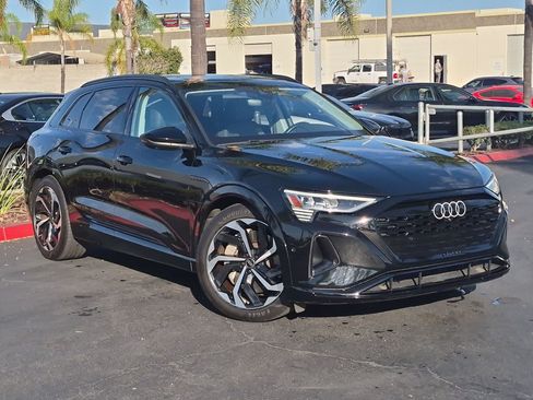 Used 2024 Audi Q8 e-tron Premium Plus w/ Premium Plus Package AWD/4WD image 2