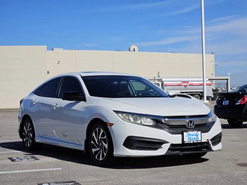 Used 2016 Honda Civic EX image 3