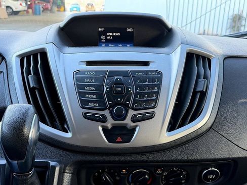 Used 2018 Ford Transit 350 XLT image 26