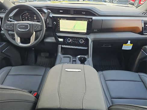 New 2025 GMC Sierra 2500 Denali w/ Denali Reserve Package image 13