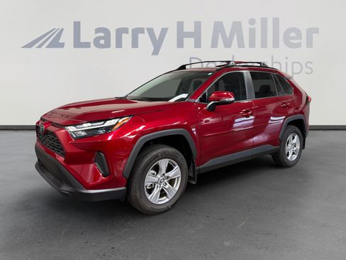 Certified 2025 Toyota RAV4 XLE w/ Convenience Package AWD/4WD image 1
