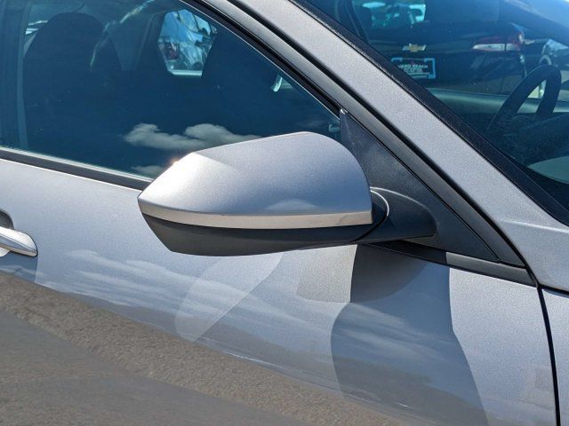 Used 2023 Hyundai Elantra SE FWD image 12