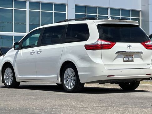 Used 2016 Toyota Sienna Limited FWD image 9