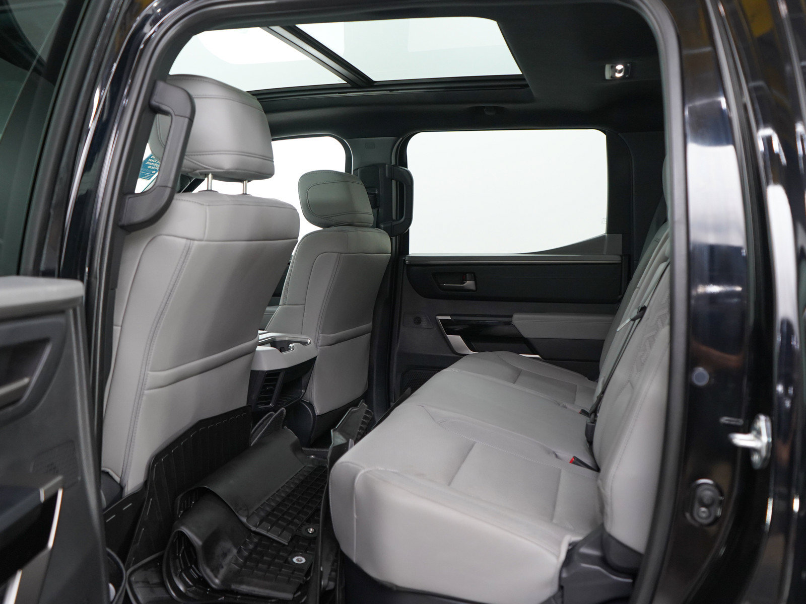 Used 2025 Toyota Tundra Limited AWD/4WD image 17