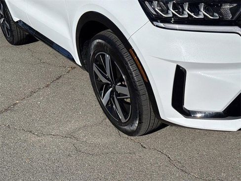 Used 2023 Kia Sorento EX w/ Panoramic Sunroof Package image 7