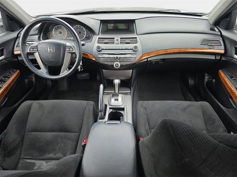 Used 2011 Honda Accord EX image 10