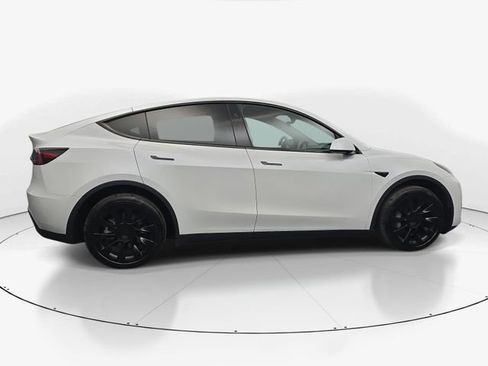 Used 2023 Tesla Model Y Long Range AWD/4WD image 11