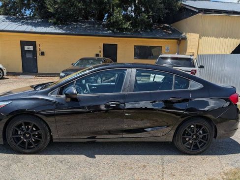 Used 2019 Chevrolet Cruze LS FWD image 7