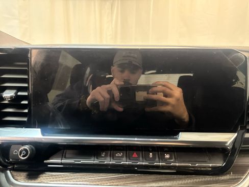 Certified 2025 Chevrolet Silverado 2500 LT w/ Convenience Package image 19