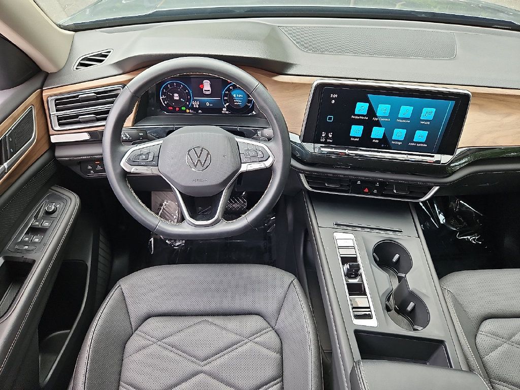 Certified 2025 Volkswagen Atlas SE AWD/4WD image 9