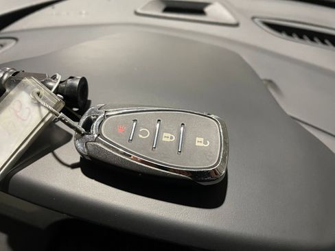 Used 2025 Chevrolet Trax LT image 21