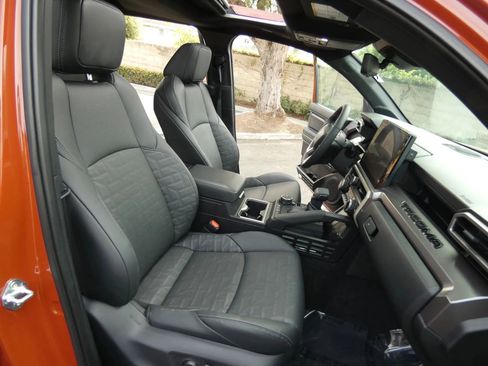 Used 2025 Toyota Tacoma TRD Off-Road w/ TRD Off Road Premium Package image 41