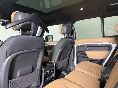Certified 2025 Land Rover Defender 110 V8 AWD/4WD image 25