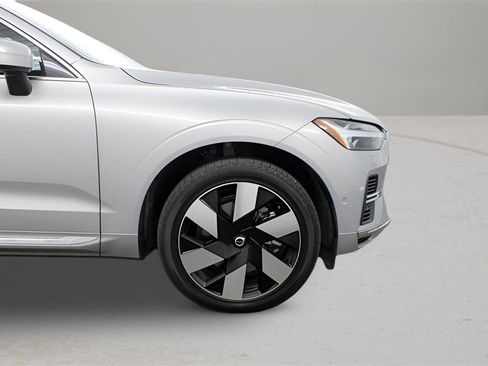 Certified 2023 Volvo XC60 T8 Ultimate image 13