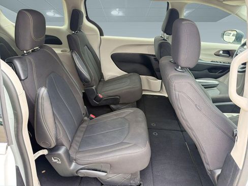 Used 2023 Chrysler Voyager LX FWD image 28