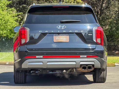 Used 2023 Hyundai Palisade Limited AWD/4WD image 5