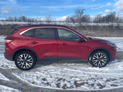 Used 2020 Ford Escape SEL image 4