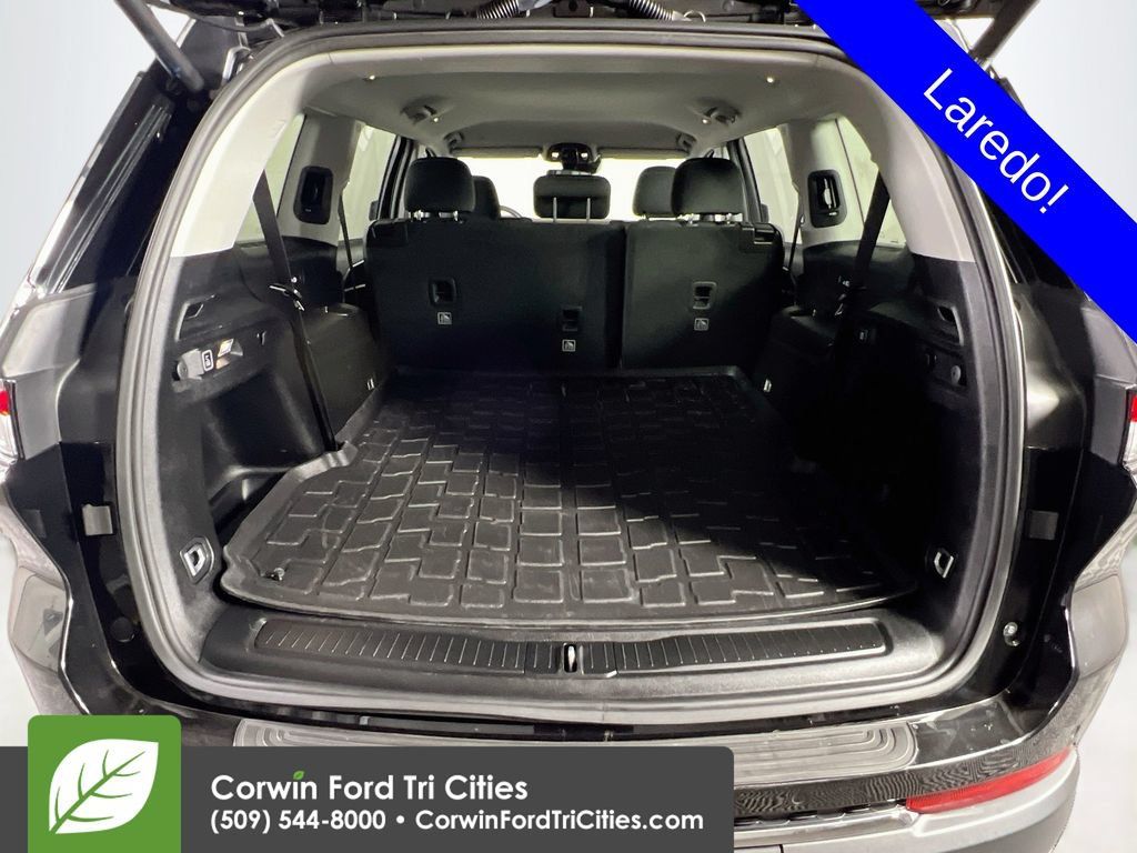 Used 2023 Jeep Grand Cherokee L Laredo w/ Luxury Tech Group I AWD/4WD image 14