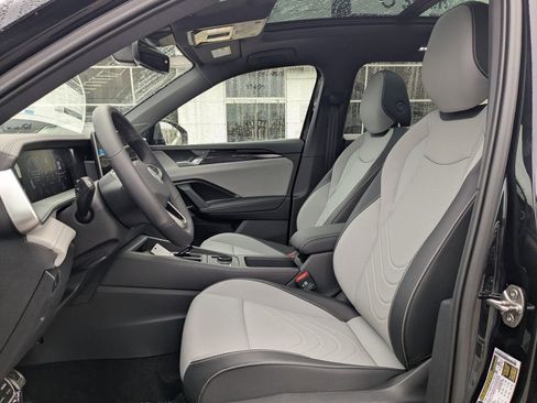 New 2026 Volkswagen Tiguan SE R-Line FWD image 2