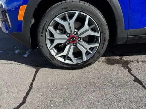 Used 2021 Kia Seltos SX w/ SX Sunroof Package image 8