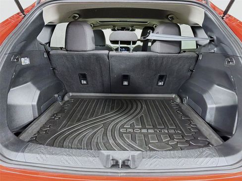 Used 2025 Subaru Crosstrek 2.0i Premium image 24