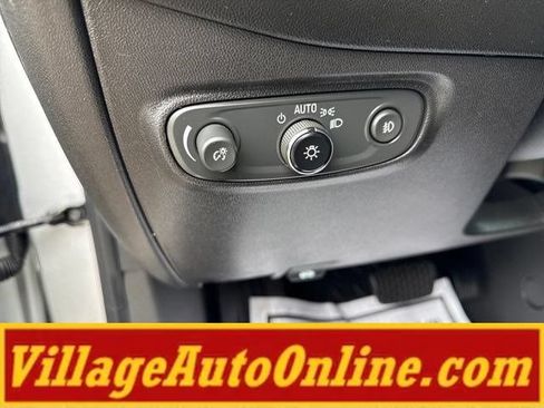 Used 2020 Chevrolet Equinox LT AWD/4WD image 11