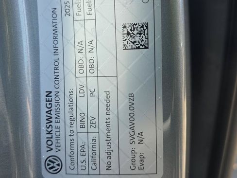 Used 2025 Volkswagen ID. Buzz Pro S Plus AWD/4WD image 16