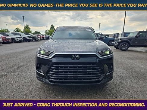 Used 2025 Toyota Grand Highlander FWD image 2