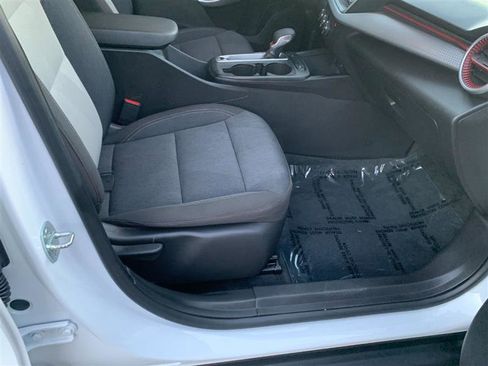 Used 2024 Chevrolet Trax RS w/ Driver Confidence Package image 37