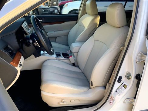 Used 2014 Subaru Outback 2.5i Limited image 5